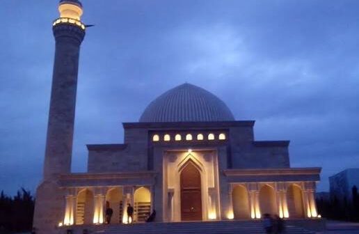 DƏHŞƏT: Məscidin həyəti ÇÖKDÜ – VİDEO