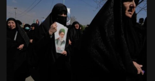 ABŞ kəşfiyyatı: İran rejimi hələ devrilməyəcək