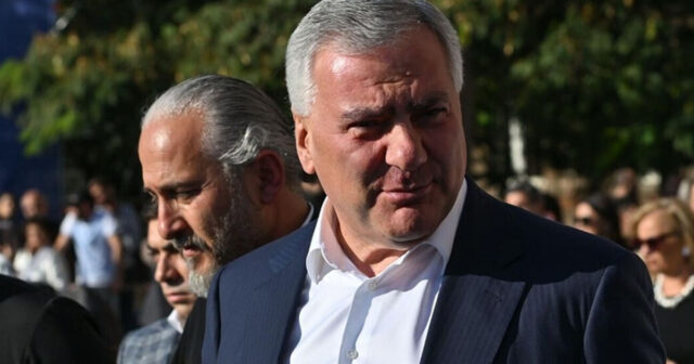 Erməni milyarder ev dustaqlığında qaldı Erməni milyarder ev dustaqlığında qaldı