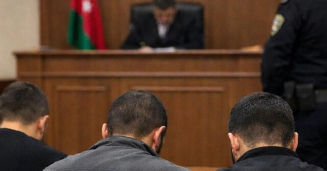 Qaçırdığı qızı zorla videoya çəkdi – Dostları ilə birgə tutuldu Qaçırdığı qızı zorla videoya çəkdi – Dostları ilə birgə tutuldu