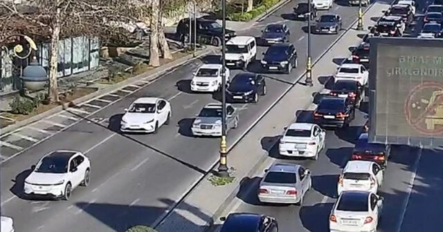 İlk iş gününə tıxacla başladıq