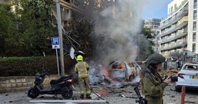 Təl-Əvivə raket zərbəsi: Yaralılar var – VİDEO