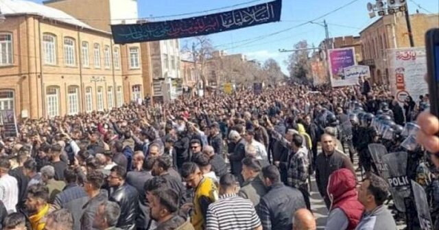 TƏCİLİ! Təbriz AYAĞA QALXDI – Aksiyalar başlayır