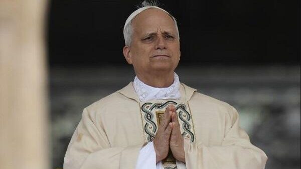 Papa Yaxın Şərqdə sülhə çağırdı