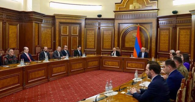 Paşinyan bir həftədə üçüncü dəfə Təhlükəsizlik Şurasını topladı