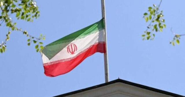 İrana dəstək olan pakistanlılar BMT binasını yandırdılar