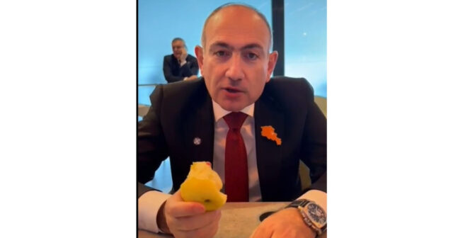 Qarğıdalı və peraşkidən sonra alma yediyi görüntüsünü paylaşdı – VİDEO