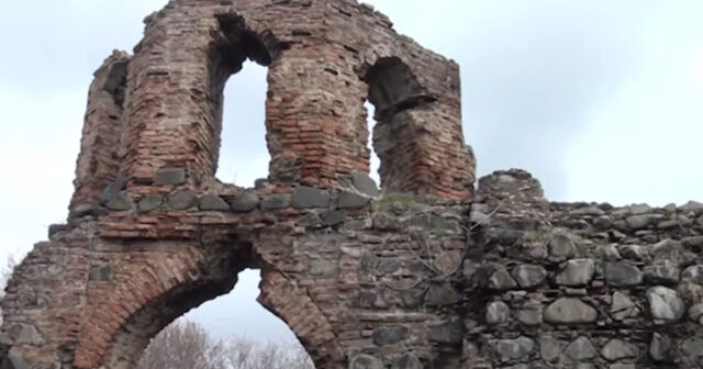 Xarabalığa çevrilmiş unikal tarixi abidə: Alban dövrünə aid məbədin acınacaqlı vəziyyəti – VİDEO