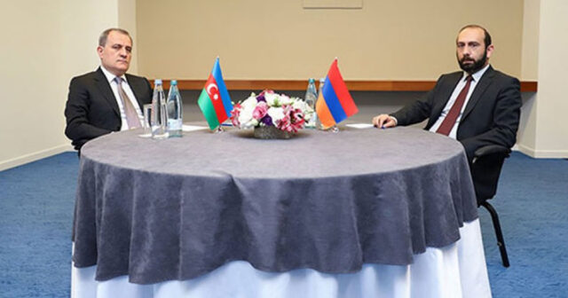 Ceyhun Bayramov Mirzoyanla danışdı