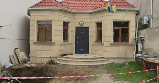 Bakıda kollektorun üzərində tikilən evin həyəti çöküb – VİDEO Bakıda kollektorun üzərində tikilən evin həyəti çöküb – VİDEO