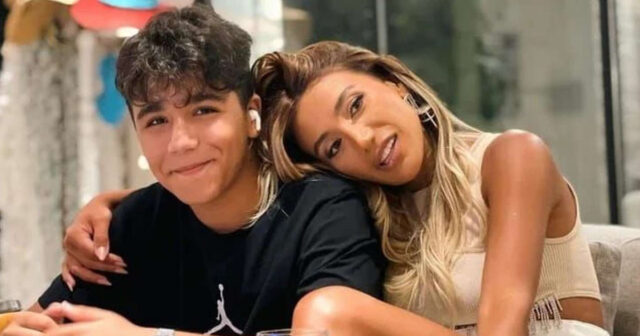 Röya Ayxanın oğlu bu ölkədə Universitetə DAXİL OLDU