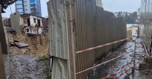 Bakıda tikinti sahəsində sürüşmə baş verdi – VİDEO