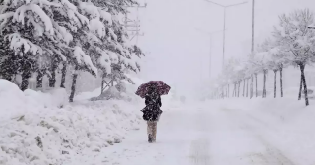 Qar yağır, şimşək çaxır – FAKTİKİ HAVA