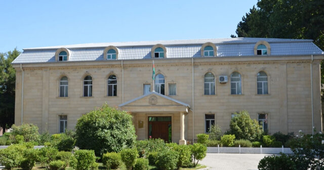 Sabiq şöbə müdiri 3000 manata mütəxəssis xidməti göstərəcək Sabiq şöbə müdiri 3000 manata mütəxəssis xidməti göstərəcək