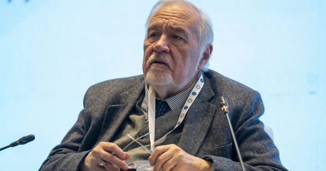 Məşhur tarixçinin səhhəti pisləşdi