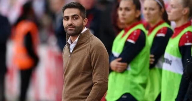 Qadın futbolçulara mesaj göndərdi – İşdən qovuldu