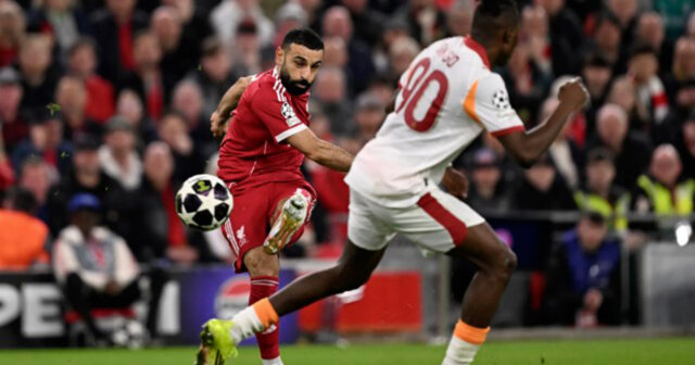 “Qalatasaray”ın qapısına 32 zərbə vurdular