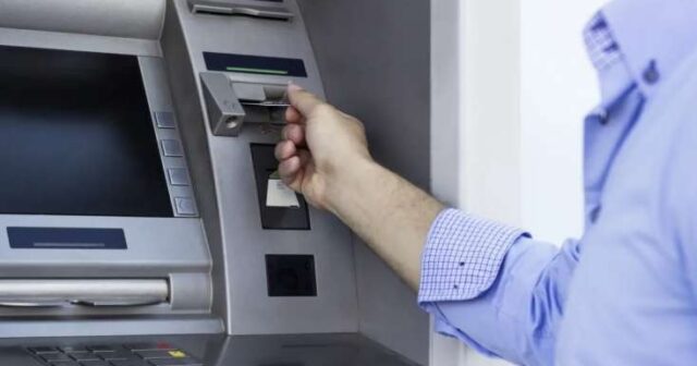 Azərbaycanda orta aylıq əməkhaqqı artdı Azərbaycanda orta aylıq əməkhaqqı artdı