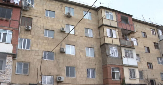 Biləcəridə binanın tullantı suyu o birinə axır – ŞİKAYƏT – VİDEO Biləcəridə binanın tullantı suyu o birinə axır – ŞİKAYƏT – VİDEO