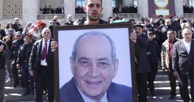 “Nə Rasim? Mən tətildəyəm” – Deputatlar vida mərasiminə niyə gəlmədi?