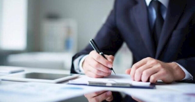 Azərbaycanda vəzifəli şəxs CƏRİMƏLƏNDİ