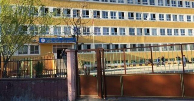 TƏCİLİ! Türkiyədə daha bir məktəbə SİLAHLI HÜCUM