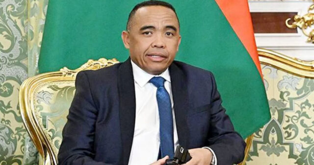 TƏCİLİ! Bu ölkənin prezidentinə SUİ-QƏSD edildi TƏCİLİ! Bu ölkənin prezidentinə SUİ-QƏSD edildi