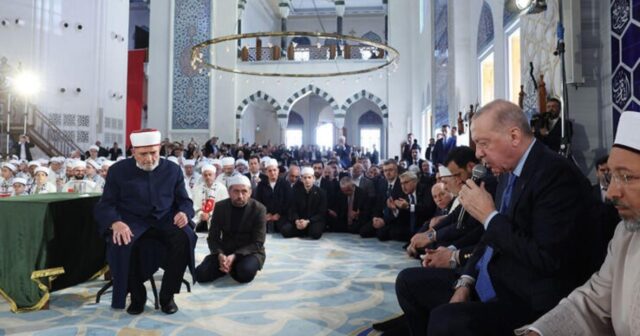 Ərdoğan Quran oxudu – VİDEO