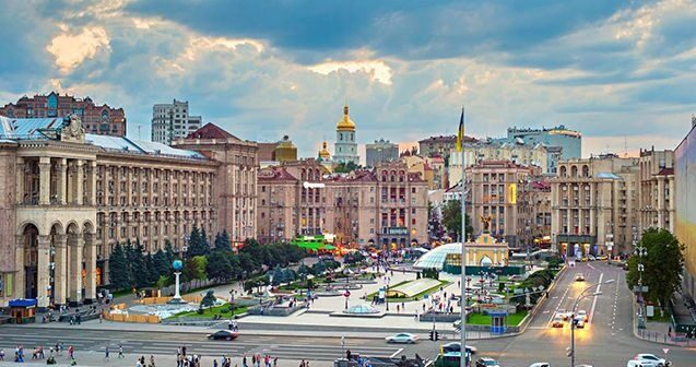 Kiyevdə dəhşətli ANLAR – Qarşısına çıxana atəş açdı – 18+VİDEO