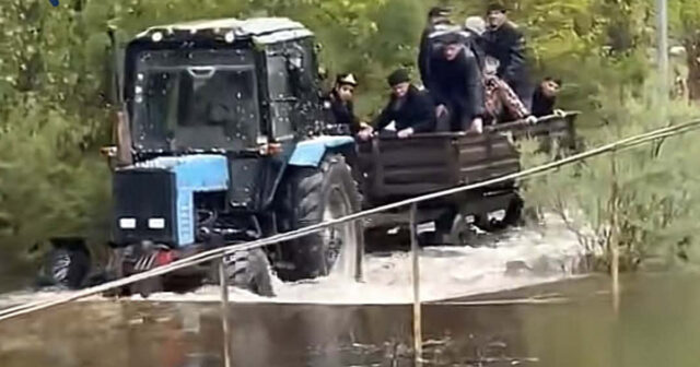 Zərdabda Kür daşdı – Vətəndaşlar belə xilas edildi – VİDEO