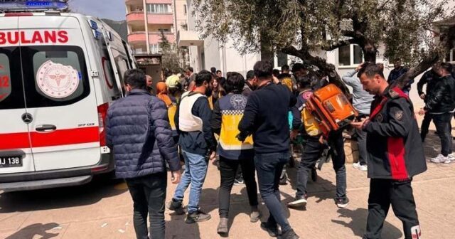 Məktəbə hücumun DƏHŞƏTLİ DETALI – 9 ölü… – BU ÖLKƏDƏ – YENİLƏNİB Məktəbə hücumun DƏHŞƏTLİ DETALI – 9 ölü… – BU ÖLKƏDƏ – YENİLƏNİB