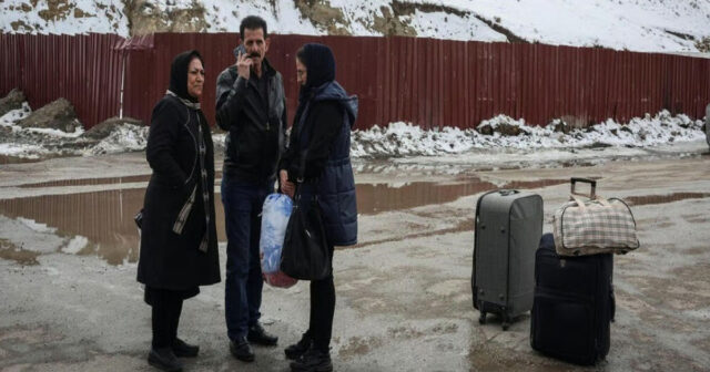 Tehran sakinləri: “İran gözlərimizin qarşısında məhv edilir”