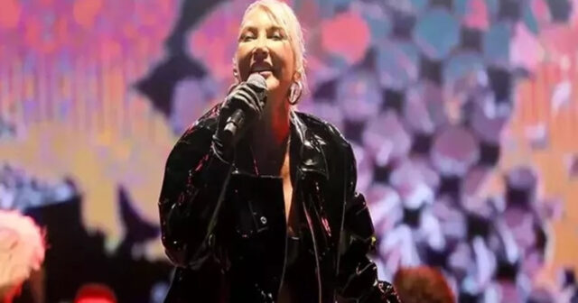 Məşhur müğənni Ərdoğana görə istintaqa çağırıldı