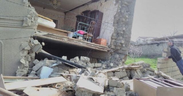 Bakıda yaşayış evi çökdü – Xəsarət alan var