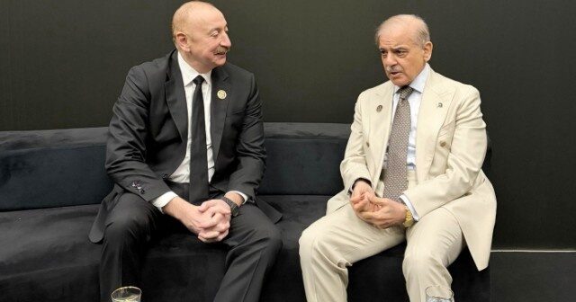 İlham Əliyev Şahbaz Şəriflə görüşdü – FOTOLAR