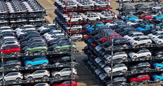 Azərbaycana avtomobil idxalı kəskin azaldı