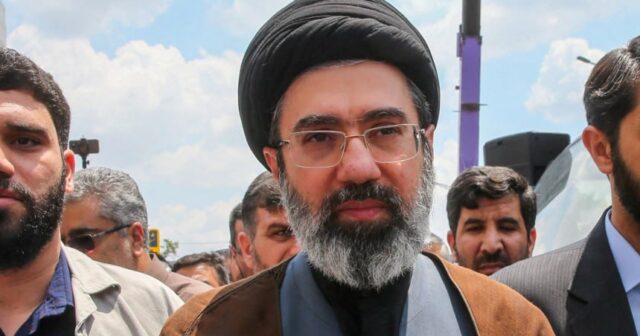 Xamenei üzə çıxdı və GÖRÜN nələr dedin