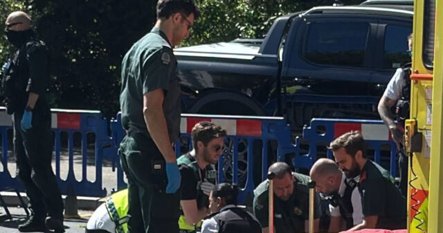 Londonda sinaqoqun qarşısında bıçaqlı hücum: Xəsarət alanlar var – FOTO – VİDEO