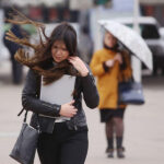 Bakıda küləyin sürəti 28 m/s-yə çatdı – FAKTİKİ HAVA