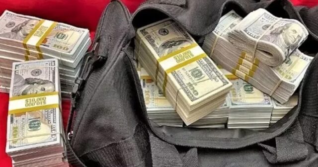 Azərbaycana 94 min dollar gətirmək istədi, 64 min manat cərimələndi