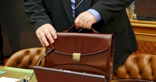 Bu generalın oğlu AXTARIŞA VERİLDİ – FOTO