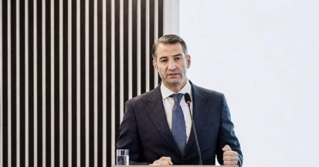 Nazirin yüksək vəzifə verdiyi Xəlilov kimdir?