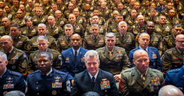 SENSASİA! Pentaqonda “təmizləmə” və “içki” qalmaqalı: Trampın generalları bir-birini “didir”