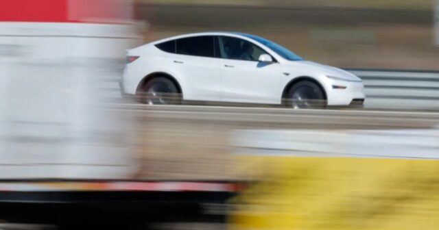 Sürücüsüz taksi cinayət yerinə girdi – Gözlənilməz insident