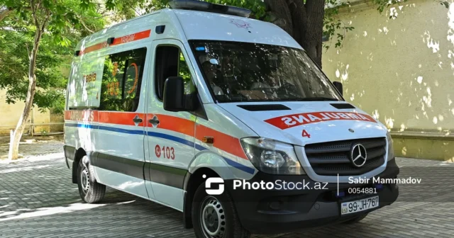 İçərisində xəstə olan təcili yardım avtomobil qəzaya uğradı