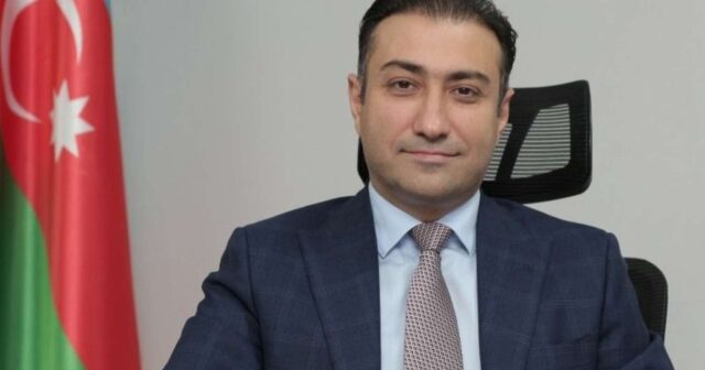 TƏBİB rəhbəri bütün müşavirlərini niyə işdən çıxarır?