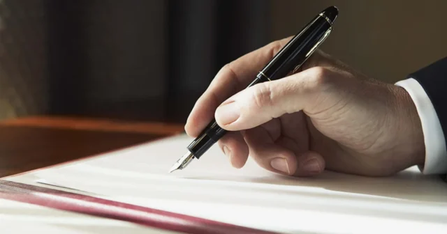 Prezidentin medal verdiyi türk və alman iş adamları kimdir? – FOTO