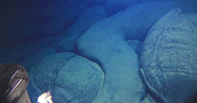 Sakit Okeanın dibində 3 milyon illik gizli vulkan kəşf edildi