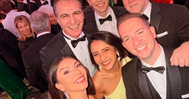 Azərbaycanlı jurnalist Trampın ziyafətində – FOTO