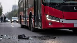 Bakıda avtobus piyadanı vuraraq öldürdü